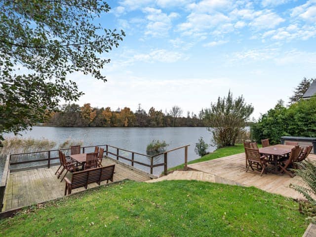 Sitting-out-area | Waters Reach, Pentney