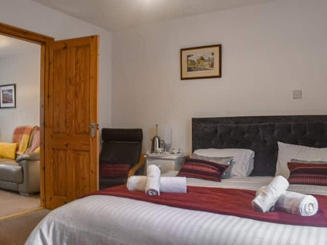 Double bedroom | Oak Tree Cottage, Fence