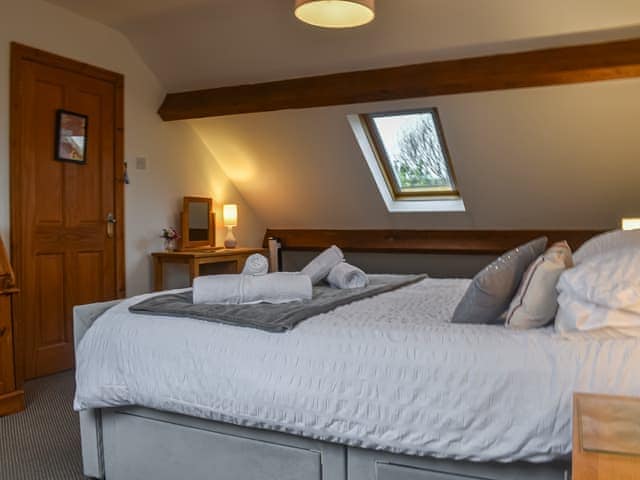 Double bedroom | Oak Tree Cottage, Fence