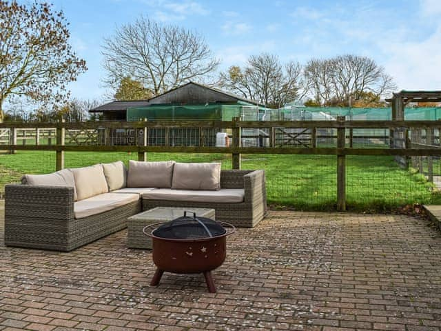 Sitting-out-area | Chapel Farm, Stelling Minnis, near Canterbury