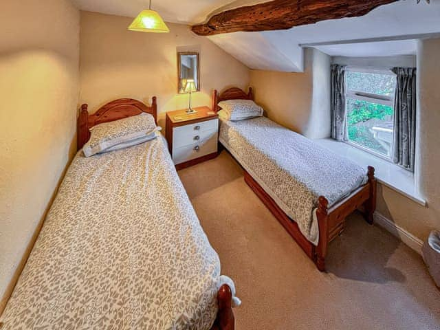 Comfortable twin bedroom | Church Street, Ambleside