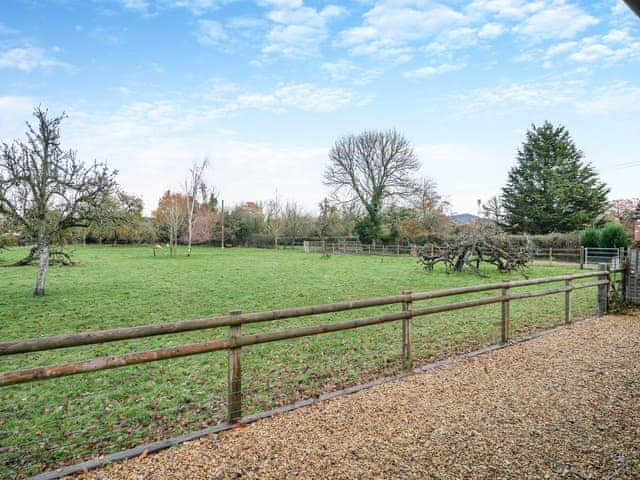 Garden and grounds | Paddock Barn, Lower Wick, Dursley