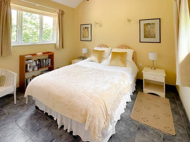 Double bedroom | Blossoms Cottage, Hassocks