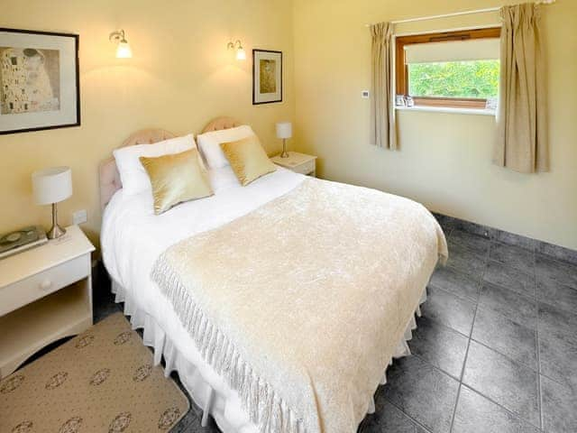 Double bedroom | Blossoms Cottage, Hassocks