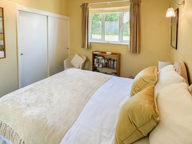 Double bedroom | Blossoms Cottage, Hassocks