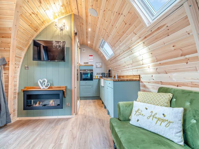 Interior | The Hive - Brookfields Holiday Farm, Church Broughton, near Derby