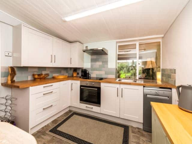 Kitchen | Burwood Cottage, Chalkhouse Green, near Reading