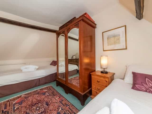 Twin bedroom | Burwood Cottage, Chalkhouse Green, near Reading