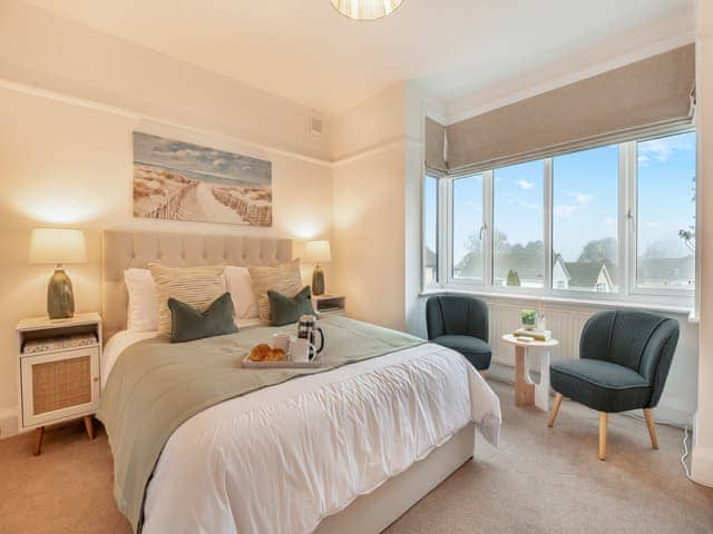 Double bedroom | Sea Whispers Cottage, Poole