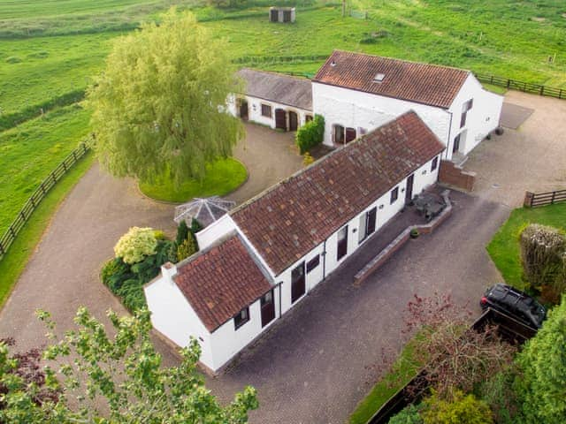 Exterior | Anvil Cottage - Grimblethorpe Hall, Louth