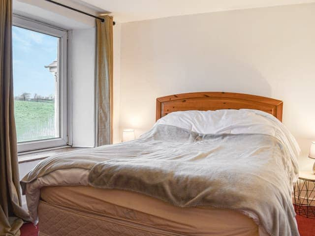 Double bedroom | Winsbeer Cottage, Buckland Monachorum