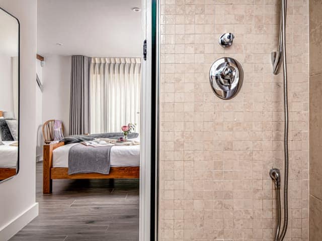 En-suite | The Cart House, Bishop&rsquo;s Waltham