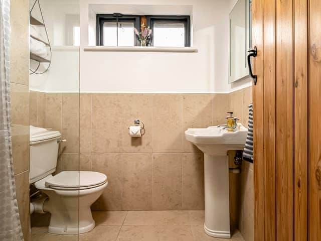 En-suite | The Cart House, Bishop&rsquo;s Waltham