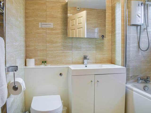 Bathroom | 7 Oaklands, Ambleside