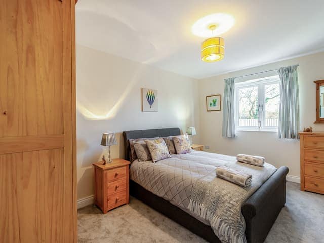 Double bedroom | Barn Cottage, Falfield, near Wotton-under-edge