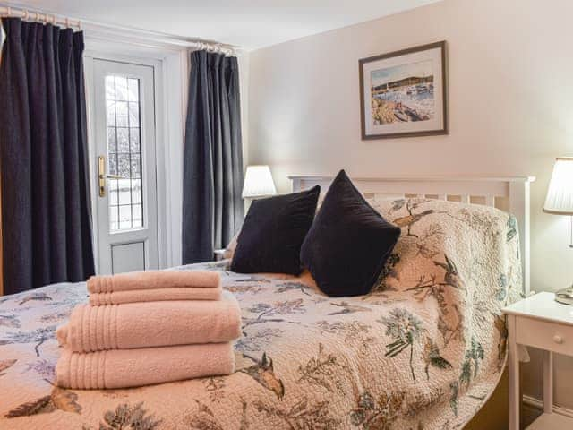 Double bedroom | Flanders Cottage, Lymington