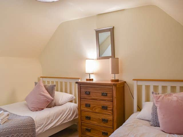 Twin bedroom | Flanders Cottage, Lymington