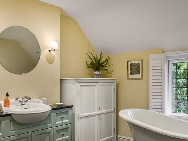 Bathroom | Flanders Cottage, Lymington