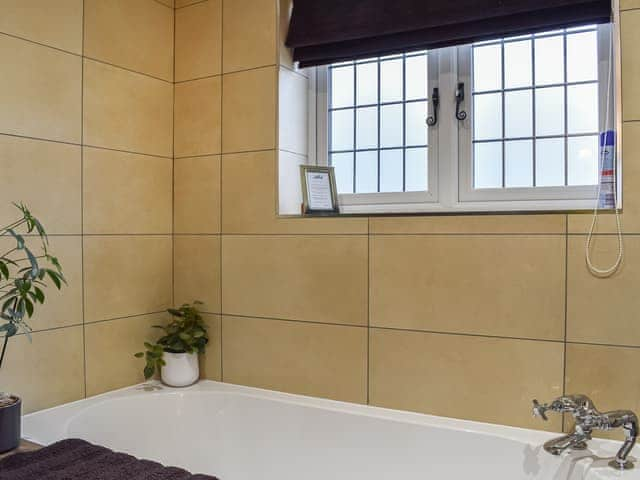 Bathroom | Flanders Cottage, Lymington