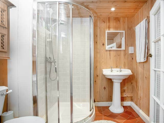 Bathroom | Hallowarren Barn, The Lizard, near Falmouth