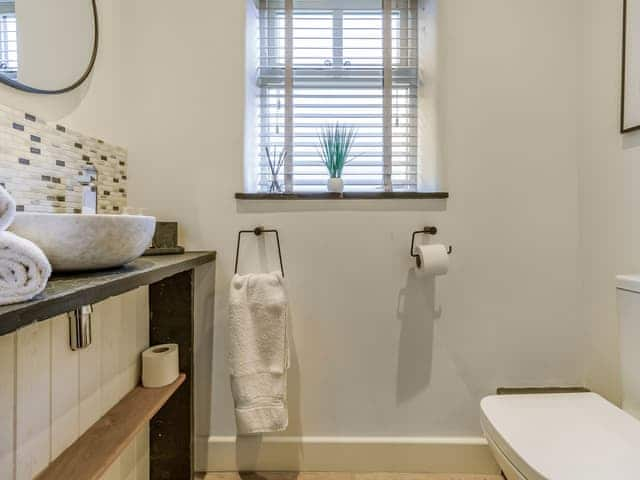 Bathroom | Mouse Croft - Plas Cerrig Luxury Barns, Llanymynech