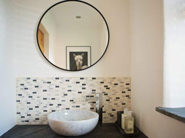 Bathroom | Mouse Croft - Plas Cerrig Luxury Barns, Llanymynech