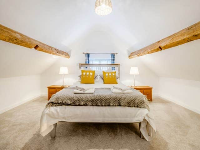 Double bedroom | Pheasants Folly - Plas Cerrig Luxury Barns, Llanymynech