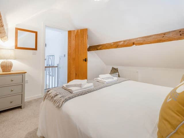 Double bedroom | Pheasants Folly - Plas Cerrig Luxury Barns, Llanymynech