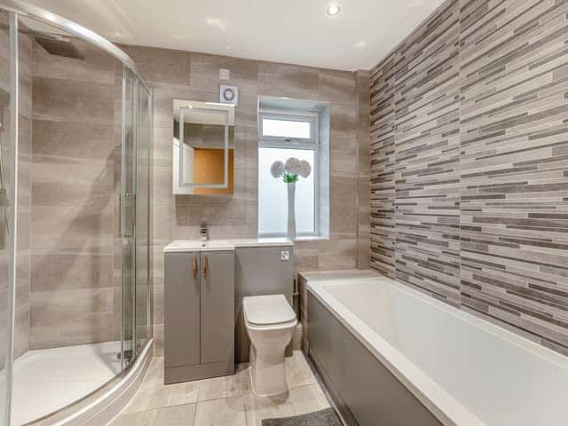 Bathroom | Rod & Line Cottage, Thorpe St Peter, near Skegness