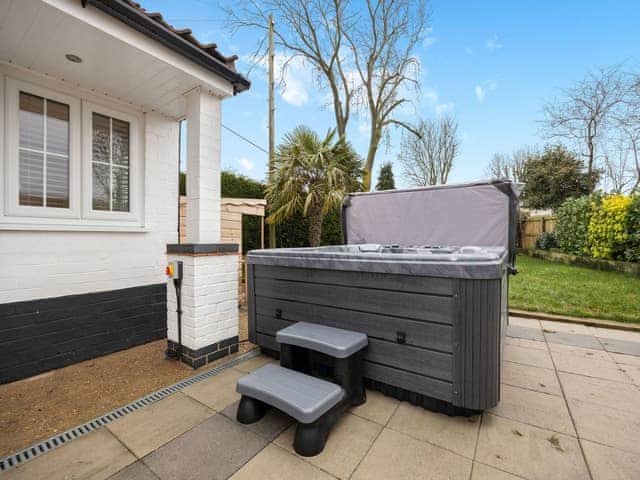 Hot tub | Rod & Line Cottage, Thorpe St Peter, near Skegness