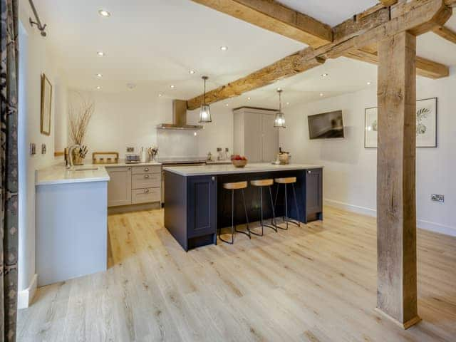 Kitchen | Hares Hollow - Plas Cerrig Luxury Barns, Llanymynech