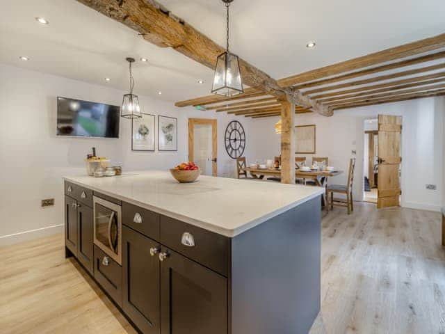 Kitchen | Hares Hollow - Plas Cerrig Luxury Barns, Llanymynech