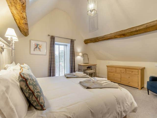 Double bedroom | Hares Hollow - Plas Cerrig Luxury Barns, Llanymynech