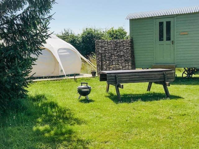 Shepherds Belle & Croft Hut - Oaksbrook Retreat, Messing