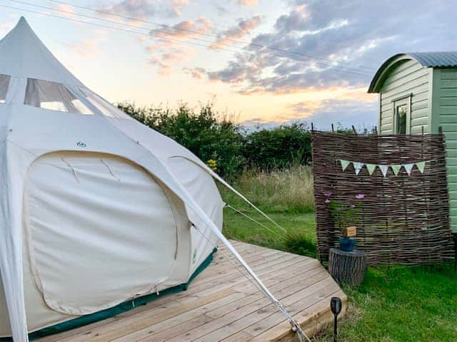 Shepherds Belle & Croft Hut - Oaksbrook Retreat, Messing