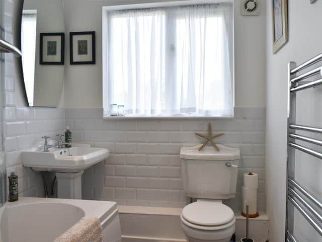 Bathroom | Beeches Cart Lodge, Harleston