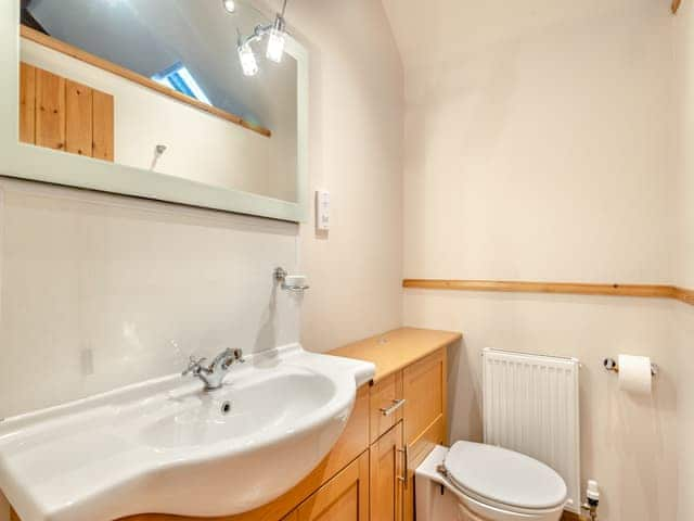 Bathroom | The Barn - Holton Lodge Retreats, Holton-Le-Clay, near Cleethorpes