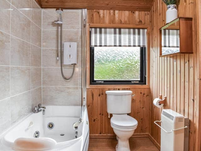 Bathroom | Glendowlin Lodge Retreat, Yanwath, near Pooley Bridge