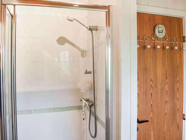 Bathroom | Glendowlin Lodge Retreat, Yanwath, near Pooley Bridge