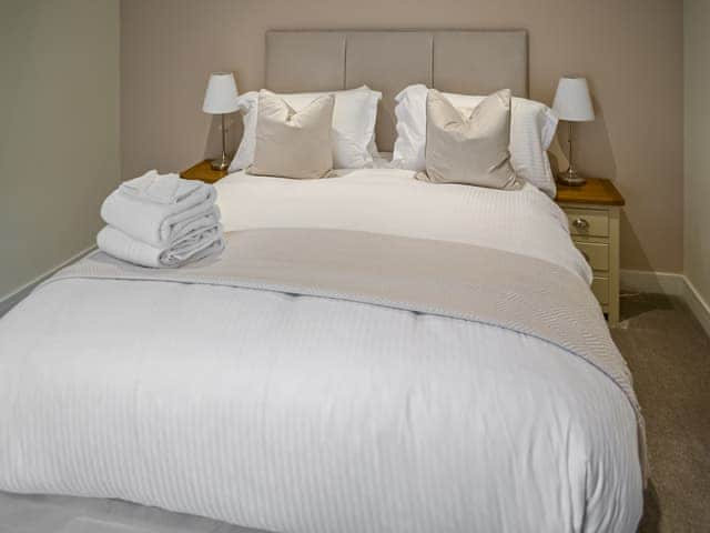 Double bedroom | Royal Oak Cottages- Salem Porter - Royal Oak Cottages, Wainfleet, near Skegness