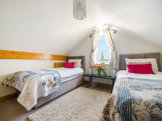 Charming twin-bedded room | Pentire, Holbeton, near Ivybridge