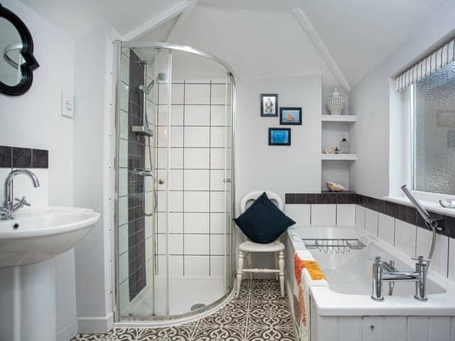 En-suite | Lilac Cottage, Brixham