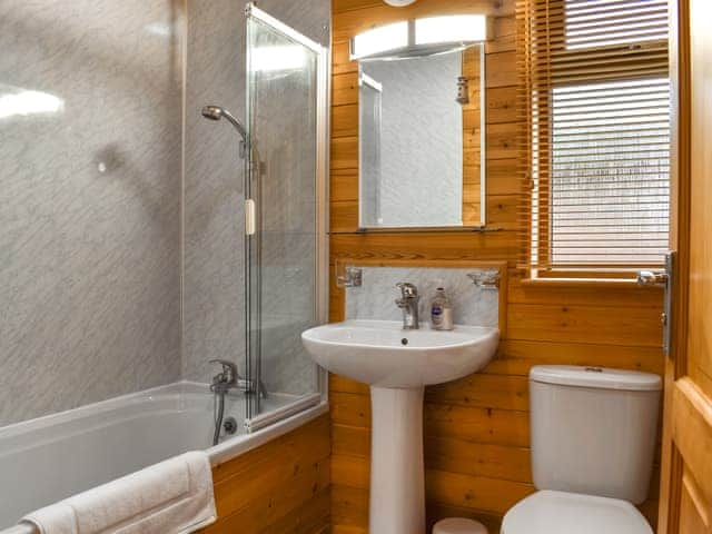 Bathroom | Pine Lodge, Ilfracombe