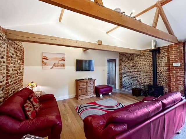 Delightful living room | Barn Owl - Manor Farm Barns, Witton, near Happisburgh