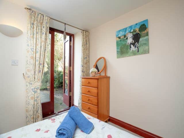 Twin bedroom | Bulls Cottage, Bodmin