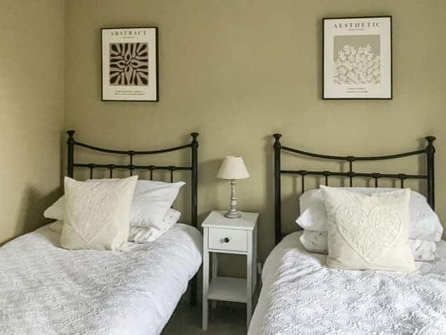 Twin bedroom | Beck Cottage, Thirsk