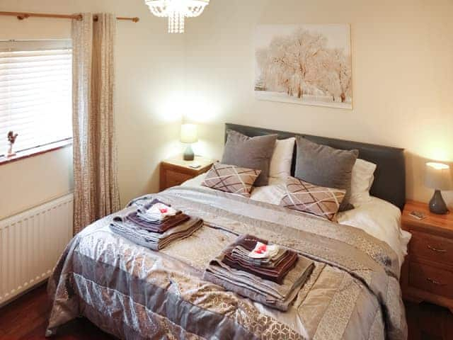 Double bedroom | Badgers Willow, Theddlethorpe, near Mablethorpe