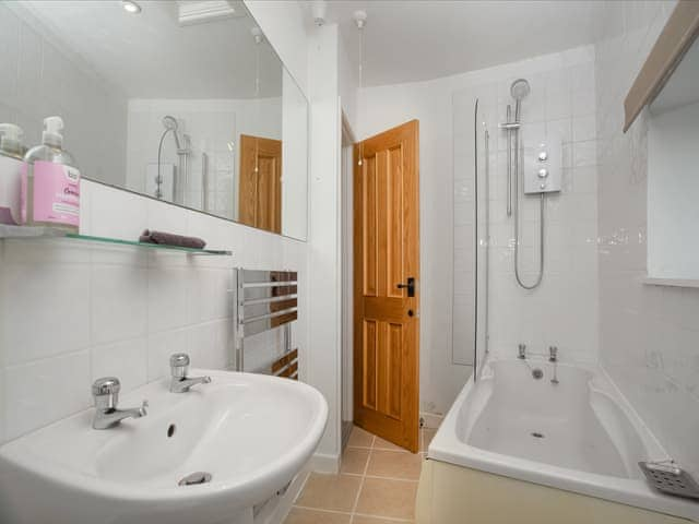 Bathroom | Higher Trewithen Holiday Cottages -The Cottage - Higher Trewithen Holiday Cottages, Sithians, near Falmouth