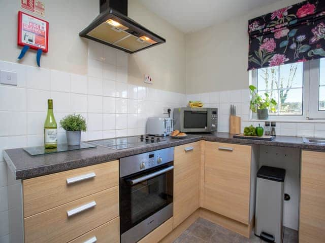 Kitchen | Higher Trewithen Holiday Cottages- The Weavers - Higher Trewithen Holiday Cottages, Sithians, near Falmouth