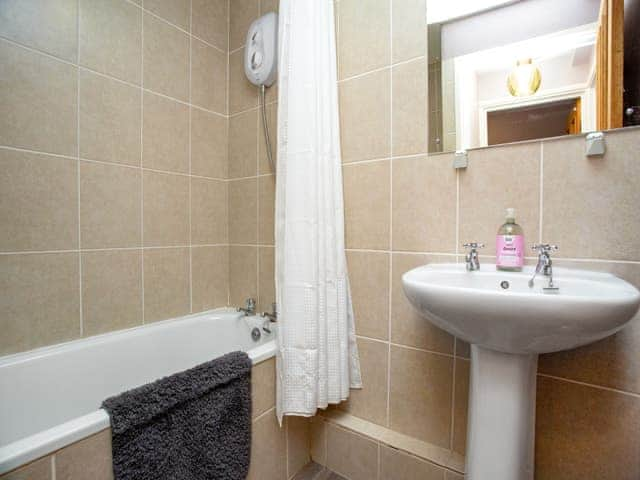 Bathroom | The Barn - Higher Trewithen Holiday Cottages, Sithians, near Falmouth